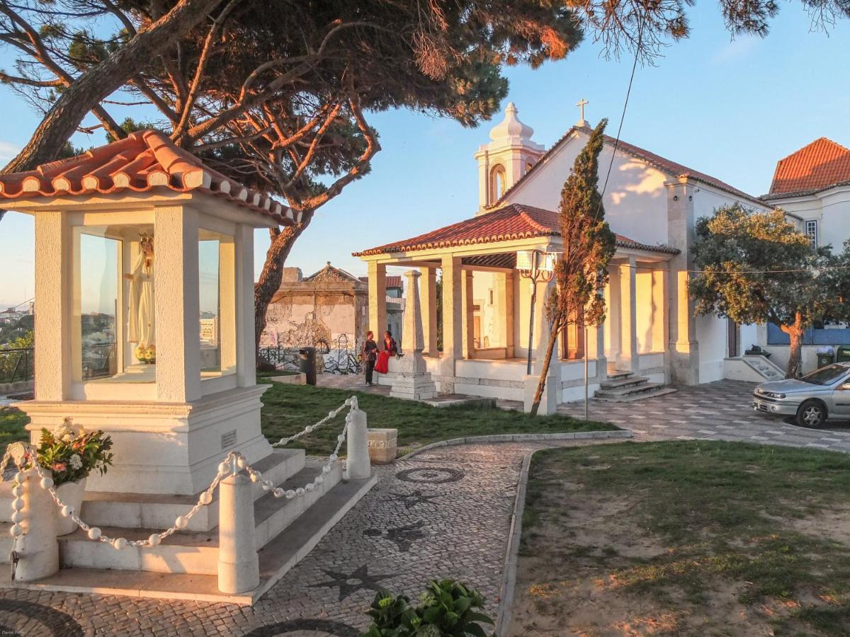 Charming Apartment In Private Condominium At Graca Lisbon Exterior photo